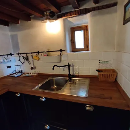 Scuderie Vgb Nel Borgo 8 * Sacrofano